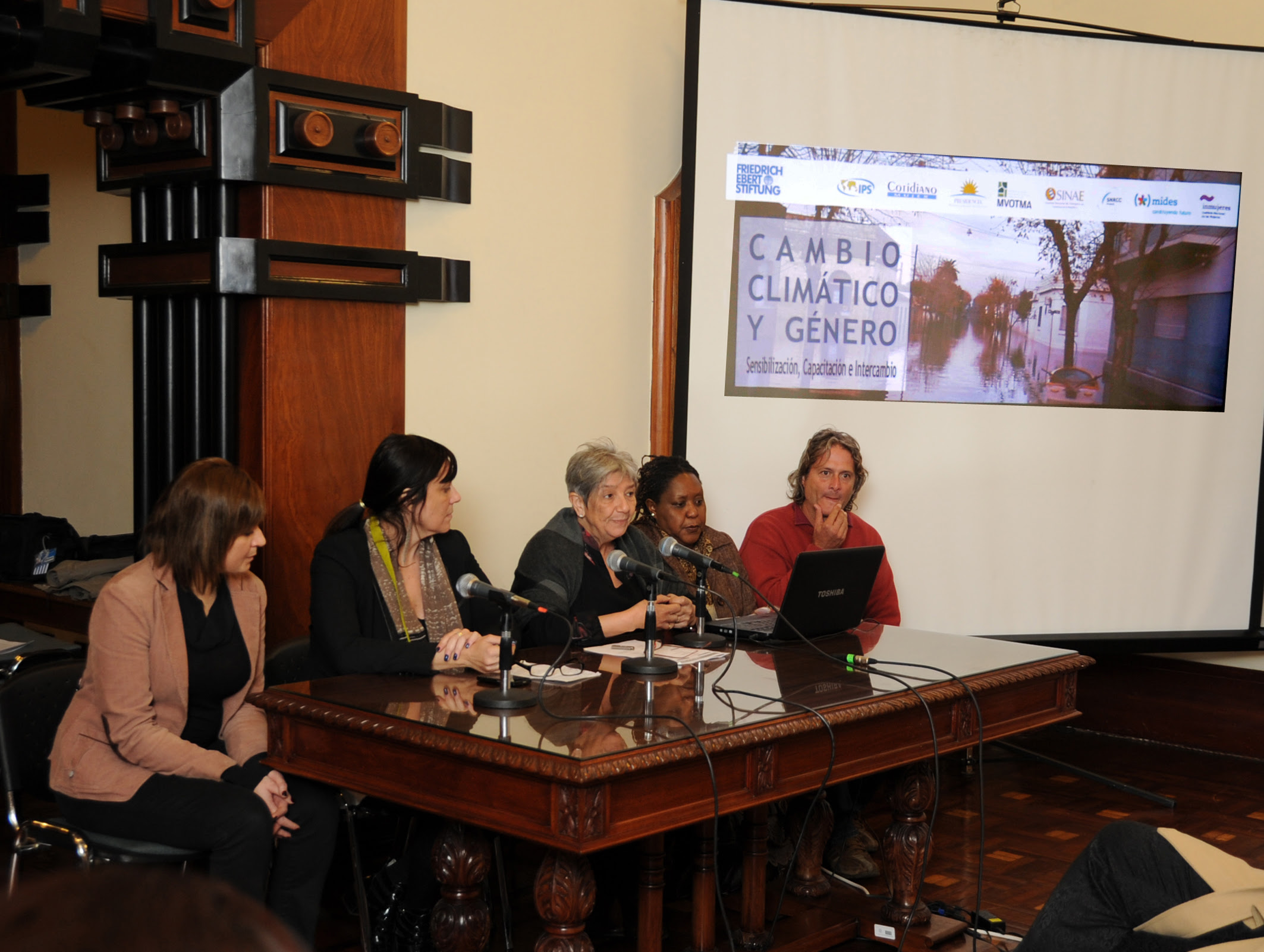 Sensibilización, capacitación e intercambio. Cambio climático, gestión del riesgo y género